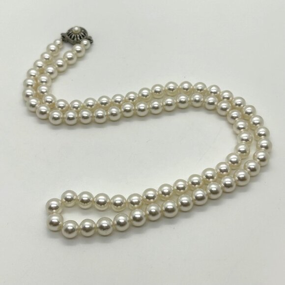 Vintage Sarah Coventry Faux Pearl Necklace, Floral Box ClaspTimeless 1960s - Picture 2 of 16